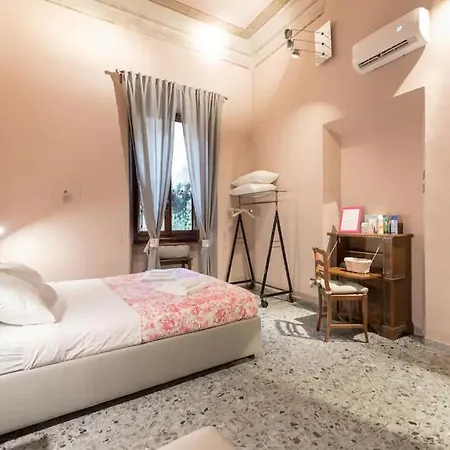 Via Roma 4 * Florença