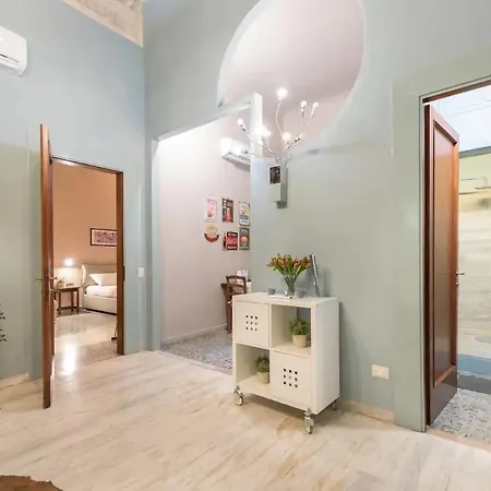 Via Roma 4 * Florença